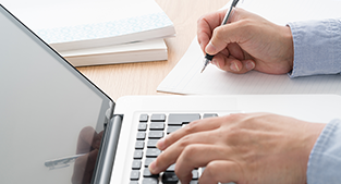 eラーニングを学習活用した 教育プログラムでインプット