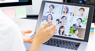 eラーニングを学習活用した 教育プログラムでインプット